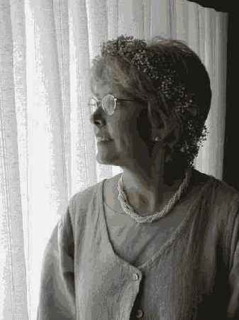 Прием 25. Съемка людей, стоящих у окна