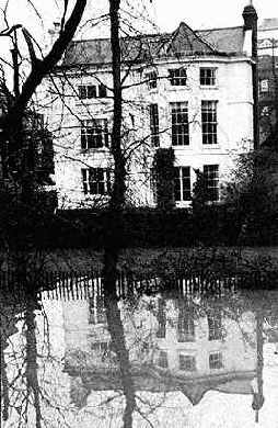 Вода и отражения